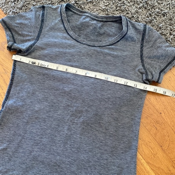 Lululemon Lively Crewneck Tee Vitasea White Black Microstripe Size Small - Picture 5 of 8